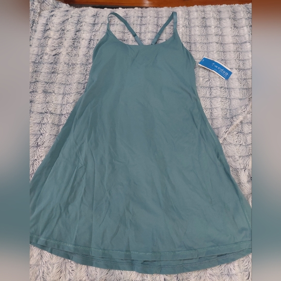 Workout, tennis dress built in bra and shorts size medium - Picture 8 of 15